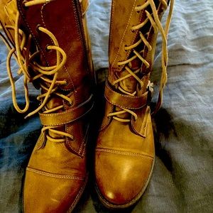 Calf lace up boots